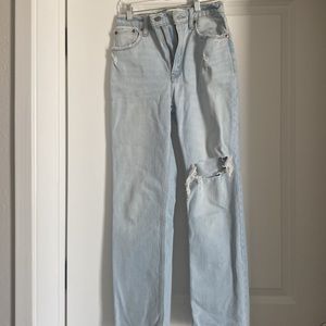 VIRAL! ❗️90s Ultra High Waist straight jeans. Slightly worn. Abercrombie, 25